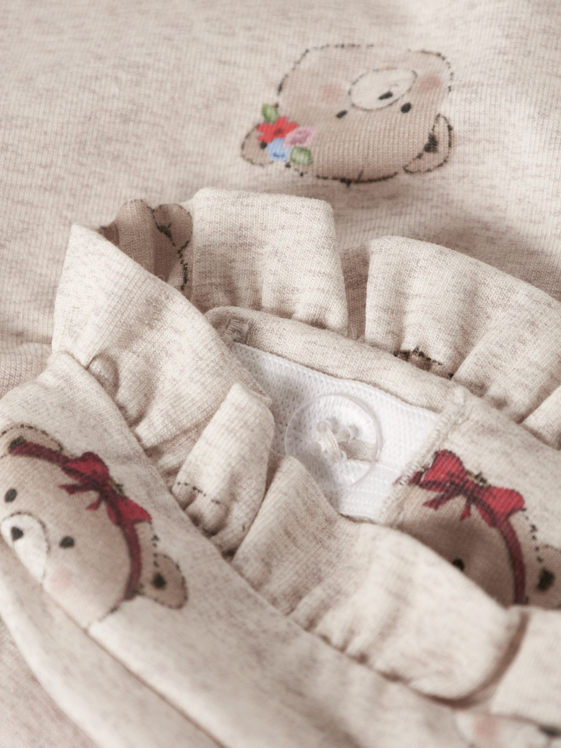 model_shot-front_full